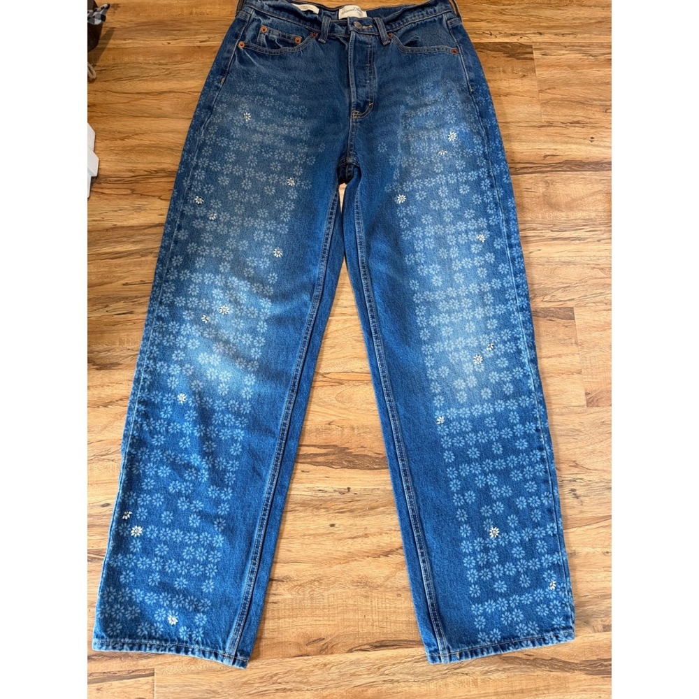 Universal Thread 90s Baggy Mid-Rise Floral Daisy Embroidered Jeans Size 4 Blue